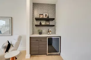 1634 Castle Ct, Houston, TX 77006 - Photo 33