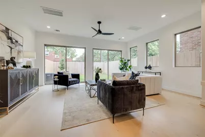 1634 Castle Court, Houston, TX 77006 - Photo 13