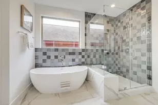 1634 Castle Ct, Houston, TX 77006 - Photo 21
