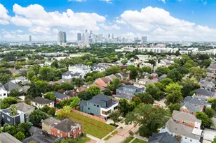 1634 Castle Ct, Houston, TX 77006 - Photo 41