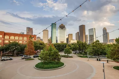 1634 Castle Court, Houston, TX 77006 - Photo 43