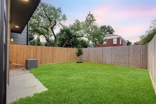 1634 Castle Ct, Houston, TX 77006 - Photo 37
