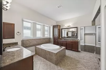 323 W Bend Drive, League City, TX 77573 - Photo 15