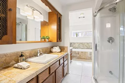 10503 Raritan Drive, Houston, TX 77043 - Photo 13