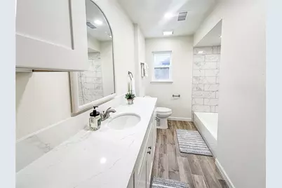 10503 Raritan Drive, Houston, TX 77043 - Photo 9