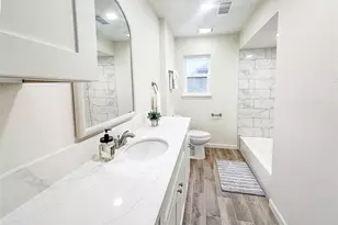 10503 Raritan Dr, Houston, TX 77043 - Photo 9