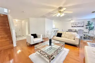 8223 Golf Green Cir, Houston, TX 77036 - Photo 11