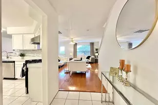 8223 Golf Green Cir, Houston, TX 77036 - Photo 5