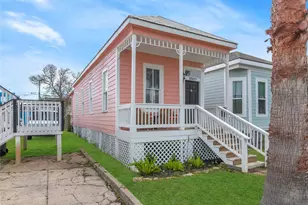 3907 Ursuline St, Galveston, TX 77550 - Photo 3
