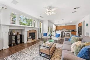 19 Fortuneberry Pl, The Woodlands, TX 77382 - Photo 9