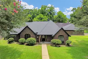 301 Jansen Dr Dr, West Columbia, TX 77486 - Photo 1