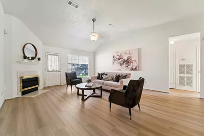 9618 Meadowchase Court, Houston, TX 77065 - Photo 5