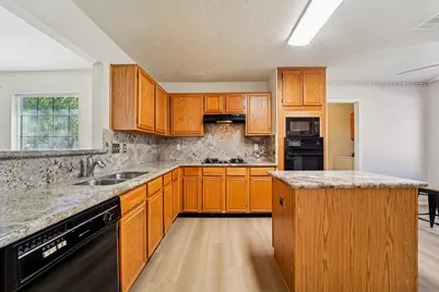 9618 Meadowchase Court, Houston, TX 77065 - Photo 11