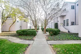 1395 Arlington St, Houston, TX 77008 - Photo 1