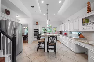 5 Hidden Pond Pl, The Woodlands, TX 77381 - Photo 11