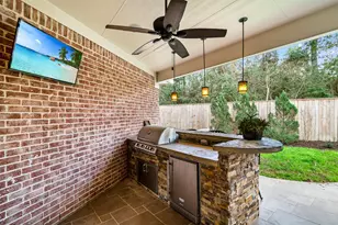2 Lenox Hill Dr, The Woodlands, TX 77382 - Photo 31