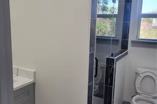 5807 Doulton Dr, Houston, TX 77033 - Photo 11