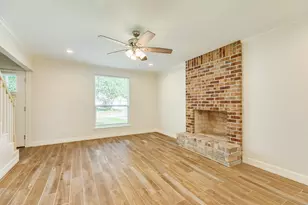 107 Maple St, Lake Jackson, TX 77566 - Photo 11