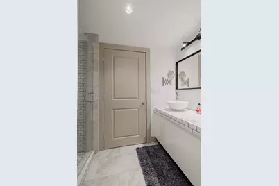 1901 Post Oak Boulevard #4102, Houston, TX 77056 - Photo 29