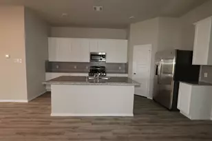 2015 Levant Ln, Baytown, TX 77523 - Photo 3