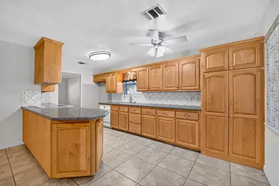 5222 Creekview Drive, La Porte, TX 77571 - Photo 3