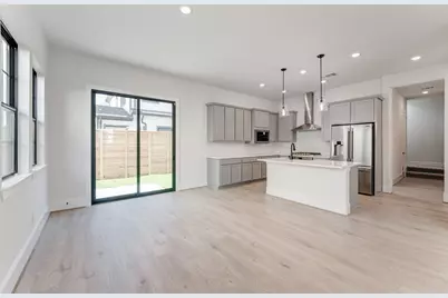 12016 Royal Oaks Banner Way, Houston, TX 77082 - Photo 5