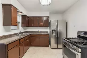 935 Creager St, Houston, TX 77034 - Photo 9