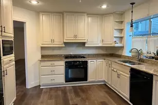 3906 Hazelwood Dr E, Pearland, TX 77584 - Photo 5