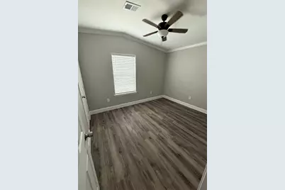 3114 Shady Creek Lane, Oyster Creek, TX 77541 - Photo 3