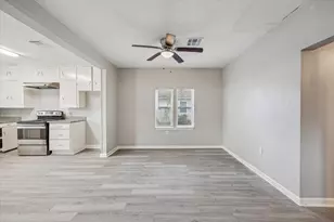 710 E Magnolia St, Angleton, TX 77515 - Photo 5