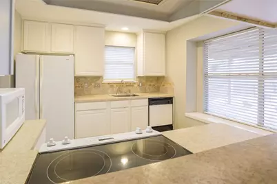 9844 Oriole, Conroe, TX 77385 - Photo 5
