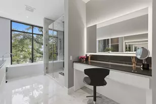 2710 Steel St, Houston, TX 77098 - Photo 11