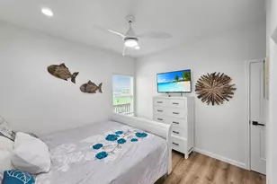 810 Casa Dr, Crystal Beach, TX 77650 - Photo 33