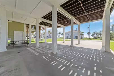 18506 E De Vaca, Galveston, TX 77554 - Photo 37