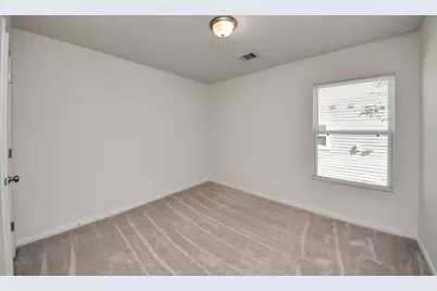 164 Goldenrod, Livingston, TX 77351 - Photo 5