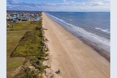 955 S Selwyn Road, Crystal Beach, TX 77650 - Photo 11