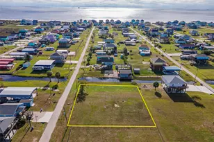 955 S Selwyn Rd, Crystal Beach, TX 77650 - Photo 1