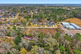 10815 Fairview Dr, Conroe, TX 77385 - Photo 13