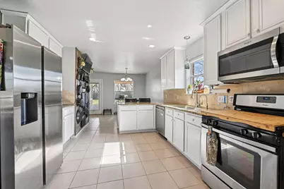 415 Stockbridge Lane, Dickinson, TX 77539 - Photo 3