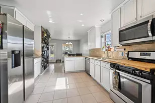 415 Stockbridge Ln, Dickinson, TX 77539 - Photo 3