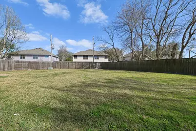 415 Stockbridge Lane, Dickinson, TX 77539 - Photo 5