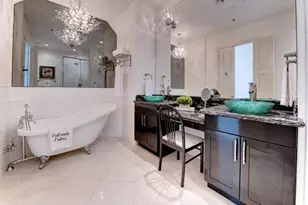 801 E Beach Dr, Galveston, TX 77550 - Photo 17