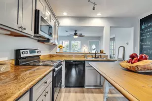 7121 Heards Ln, Galveston, TX 77551 - Photo 3