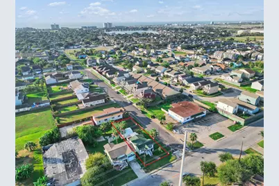 7121 Heards Lane, Galveston, TX 77551 - Photo 29