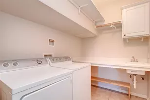 34 N Longsford Cir, The Woodlands, TX 77382 - Photo 11