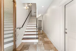 4938 Edison Park Ln, Houston, TX 77081 - Photo 5