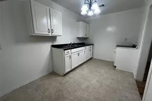 1018 N 2nd St, Baytown, TX 77520 - Photo 11