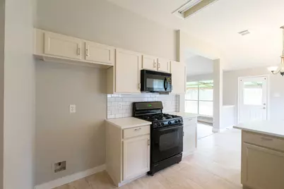 5109 Cherrywood Court, League City, TX 77573 - Photo 9