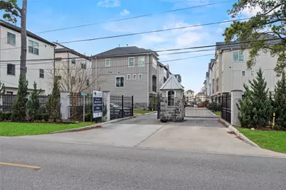 10909 Upland Retreat Drive, Houston, TX 77043 - Photo 23