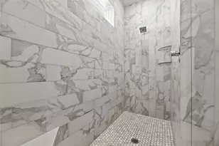 10909 Upland Retreat Dr, Houston, TX 77043 - Photo 17